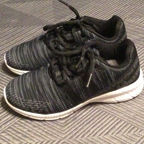 Fila size 13 black and gray sneakers for kids - Picture 3 of 10